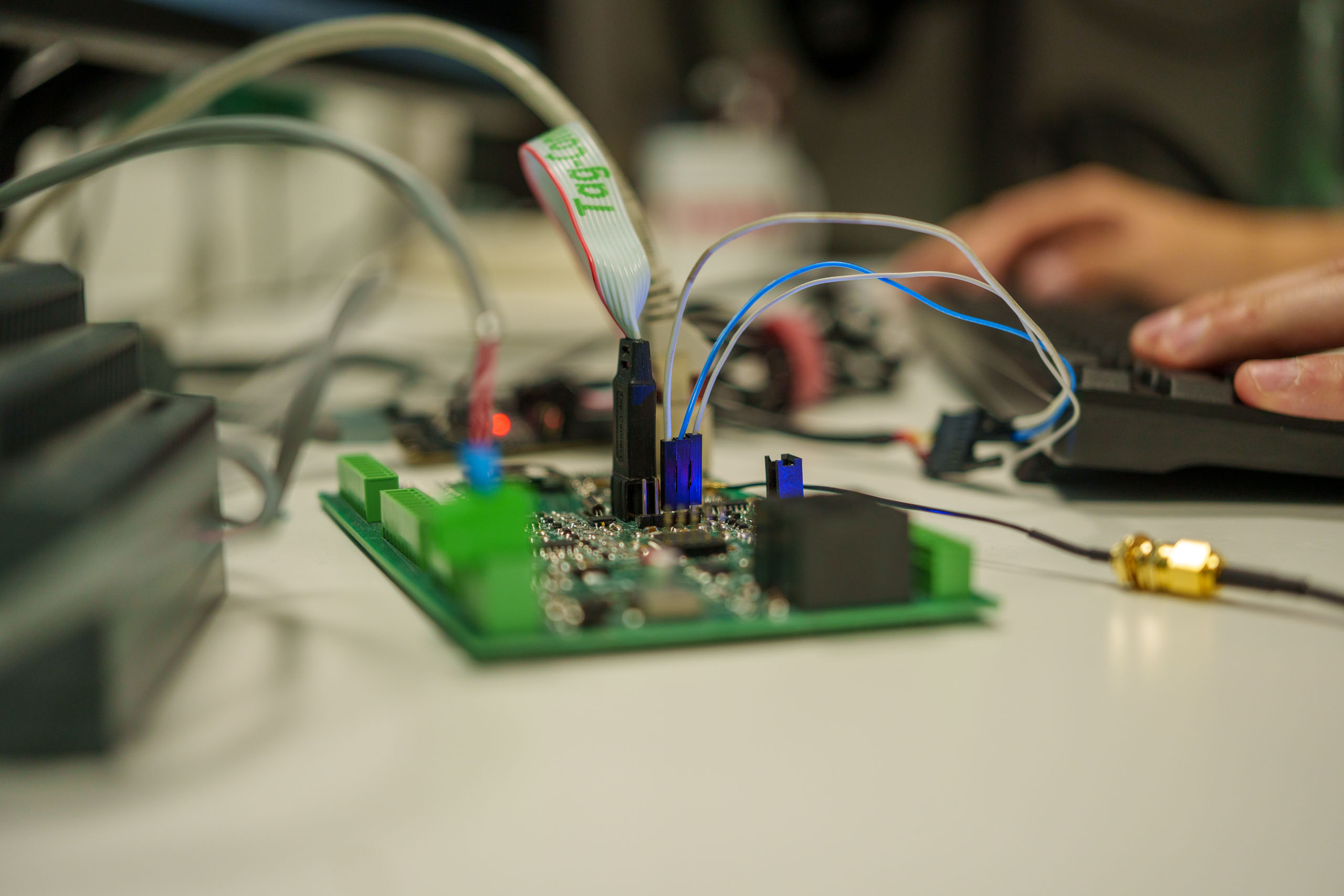 INSIGHTS 10 segnali che l’elettronica del tuo macchinario è da rifare